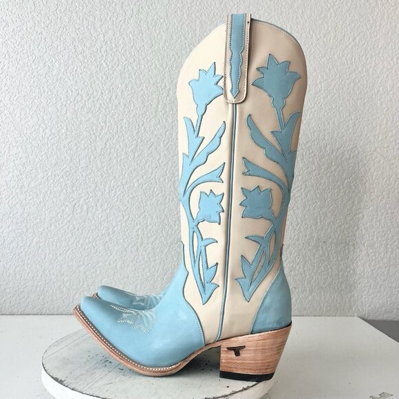 Stylish Cream and Blue Heeled Boots - Picture 4 of 12